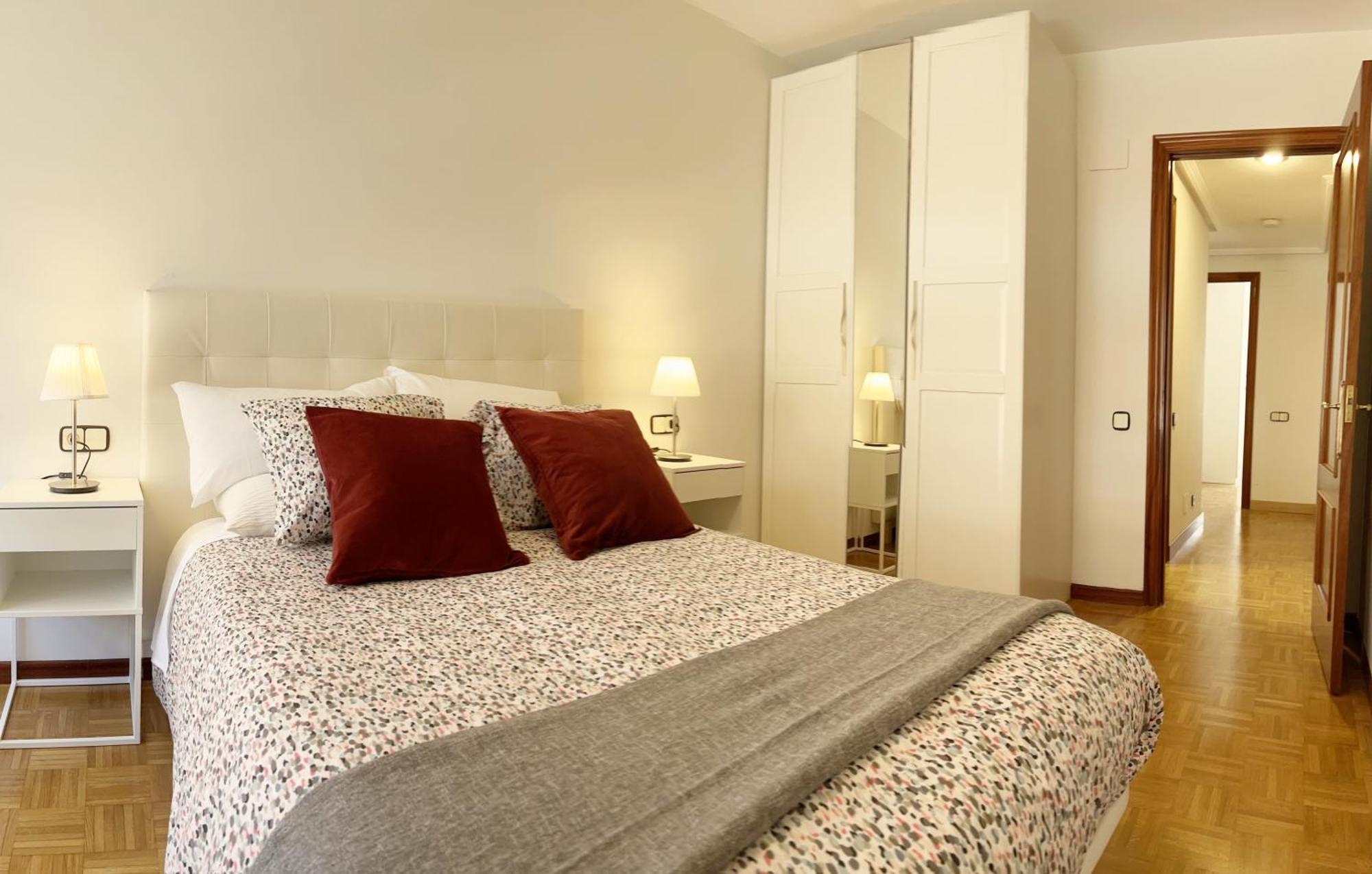 Apartamento Europa Centric Parking Gratis โอเบียโด ภายนอก รูปภาพ